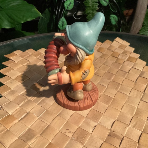 VTG Walt Disney Classics Collection Bashful “Aw Shucks” Snow White & 7 Dwarfs - Picture 2 of 10